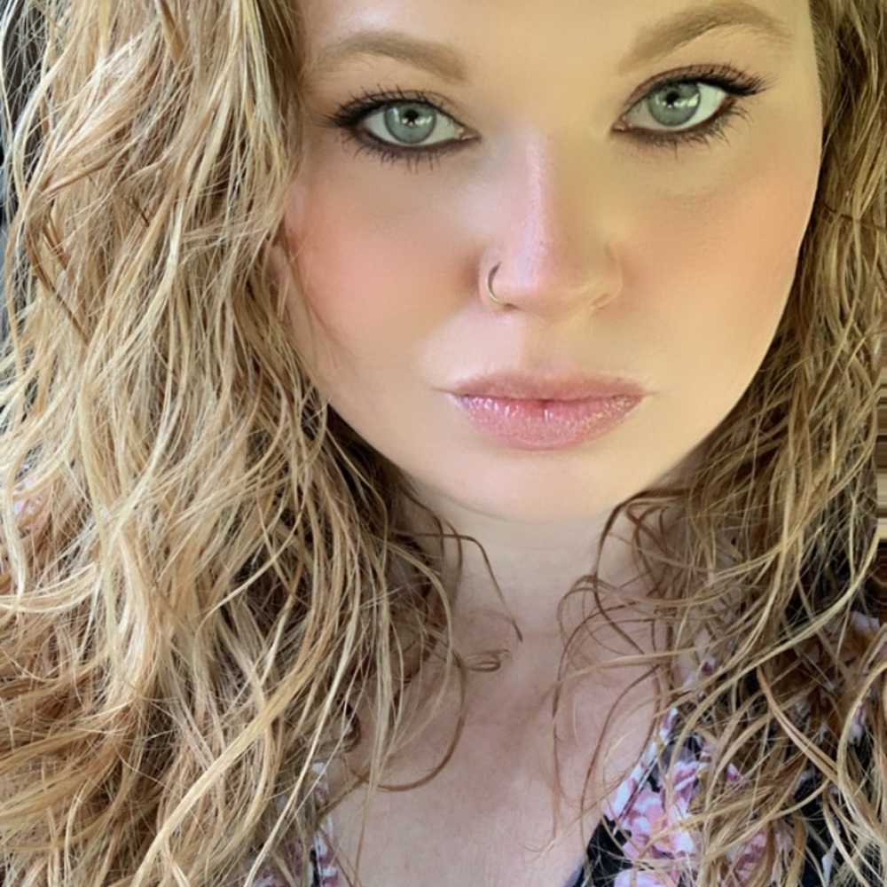 Meet your Posher, Casey